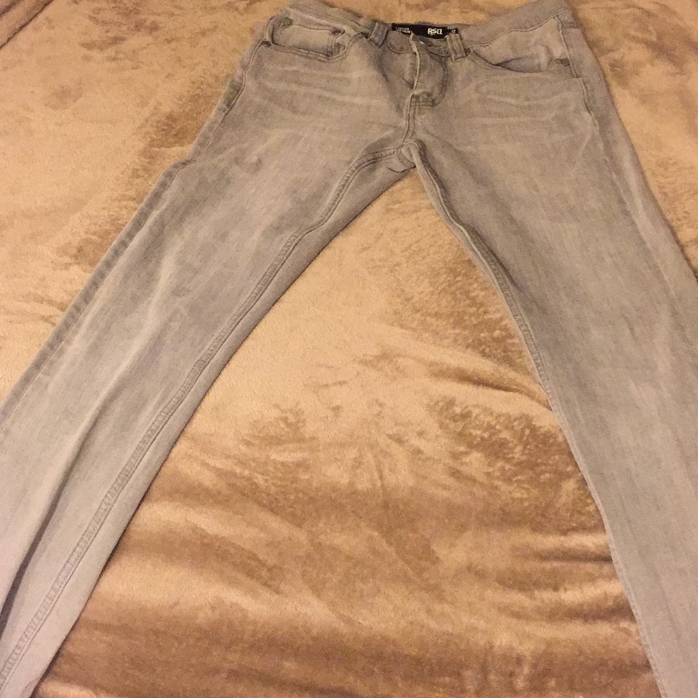 Gray skinny jeans